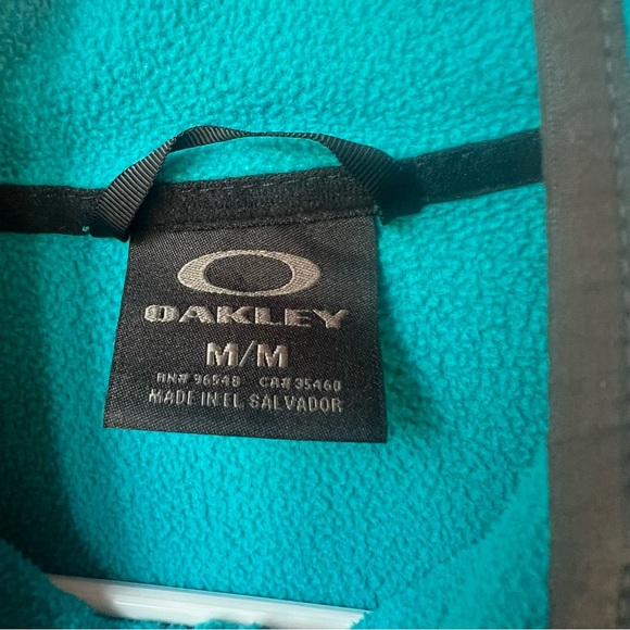 Oakley Fleece 1/4 Zip Sweater! Good condition and awesome color! - Picture 7 of 10